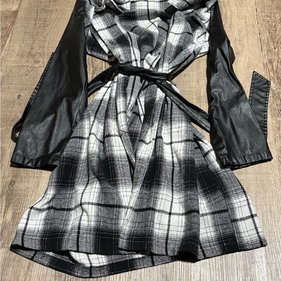 Black and White Plaid Women's coat - Picture 2 of 4
